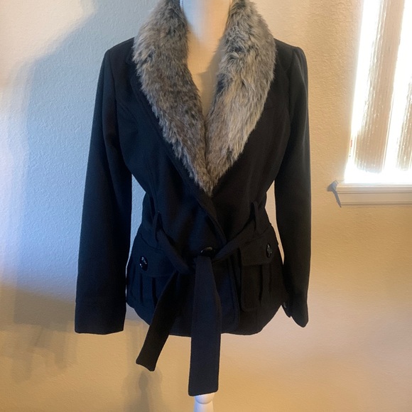 Dollhouse Jackets & Blazers - Host Pick 🔥 NWOT Dollhouse Outerwear Coat-Removable Fur Collar